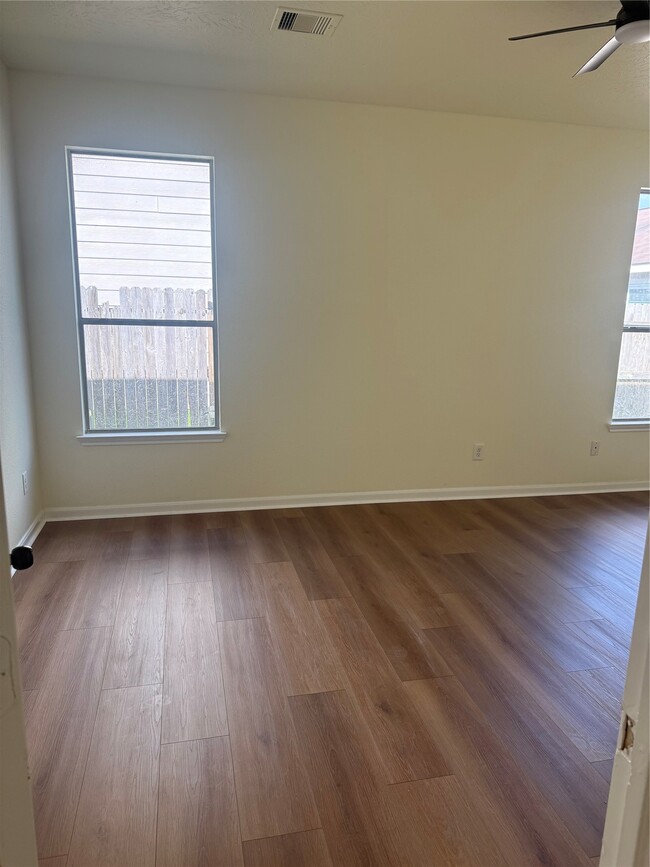 Building Photo - 16531 Cheshire Grove Ln