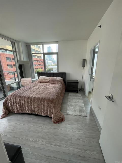 Building Photo - 425 W Beech St