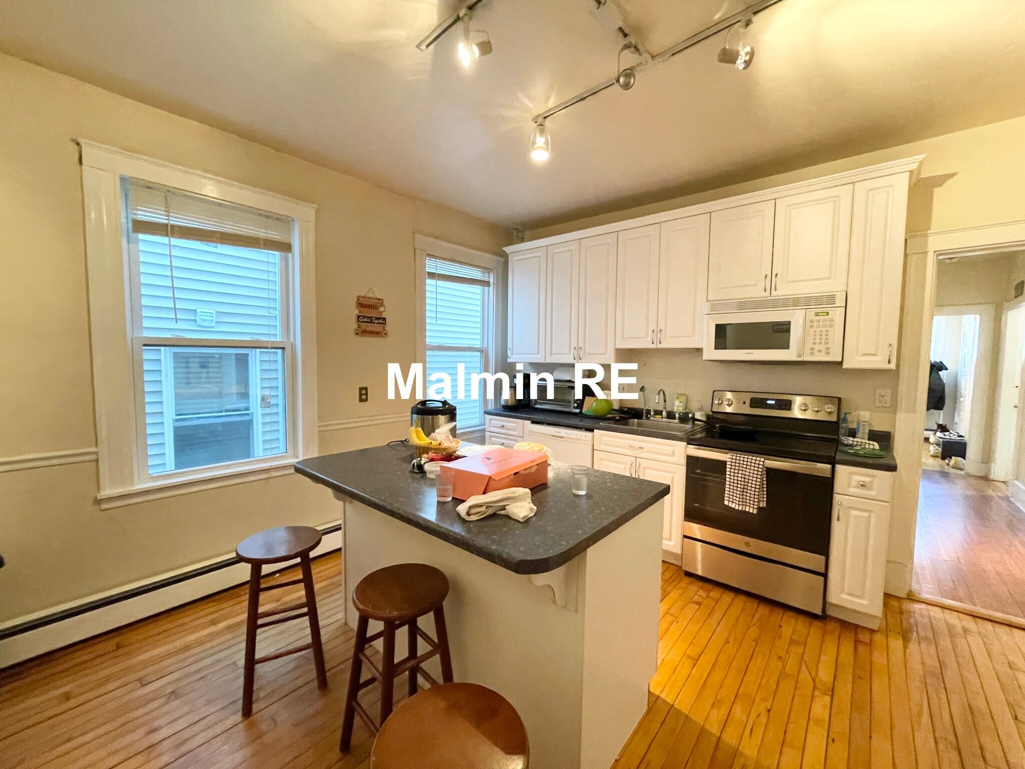 Building Photo - 19 Sachem St