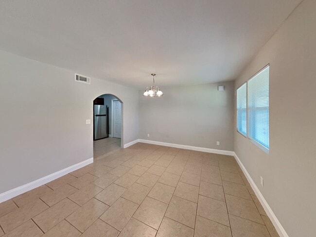 Building Photo - Beautiful 3 Beds 2 Baths Home in Jacksonville