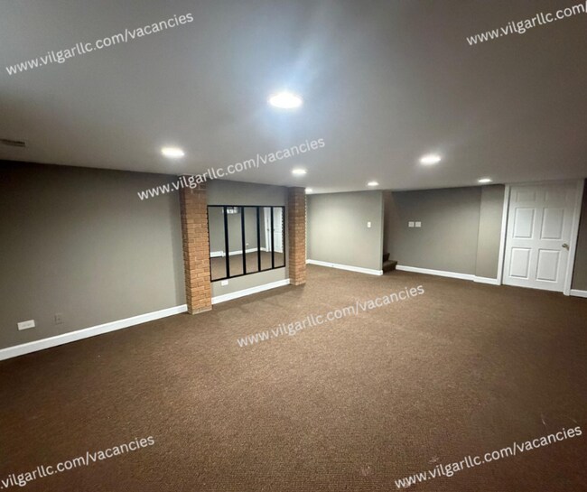 Building Photo - 136 Matteson St