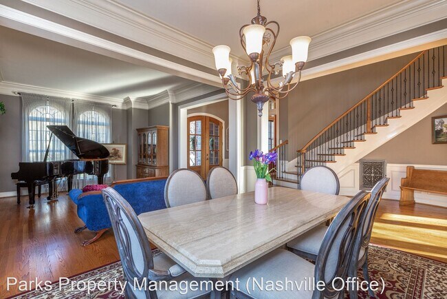 Building Photo - 5 br, 5 bath House - 103 Hurstbourne Park ...