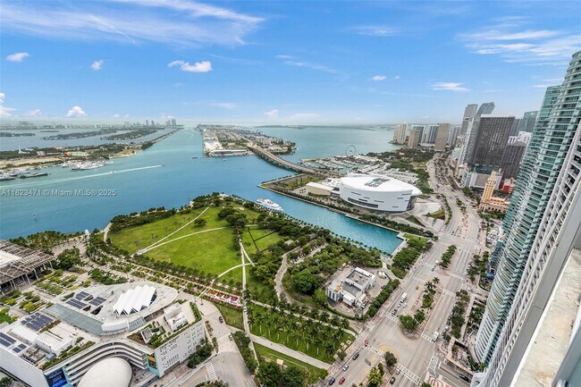Building Photo - 1100 Biscayne Blvd