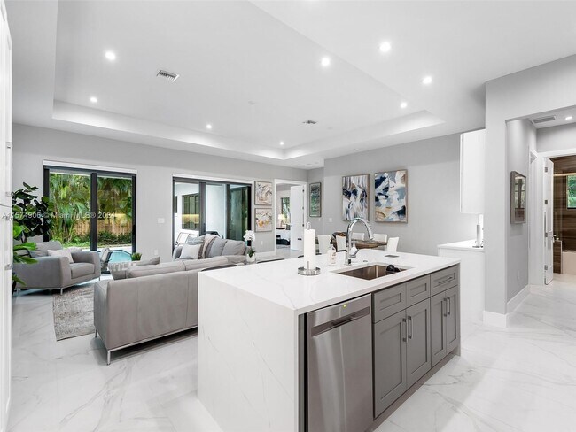 Building Photo - 1484 SW 32nd St