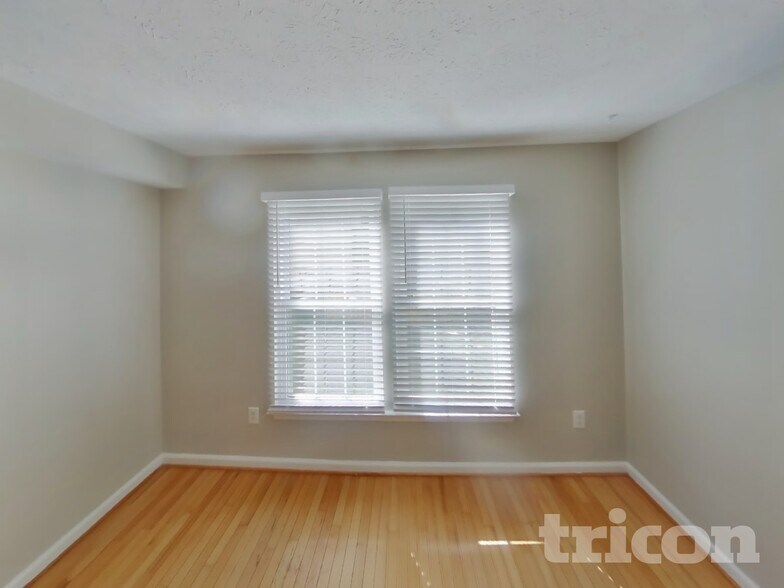 Building Photo - 9851 Bayline Cir