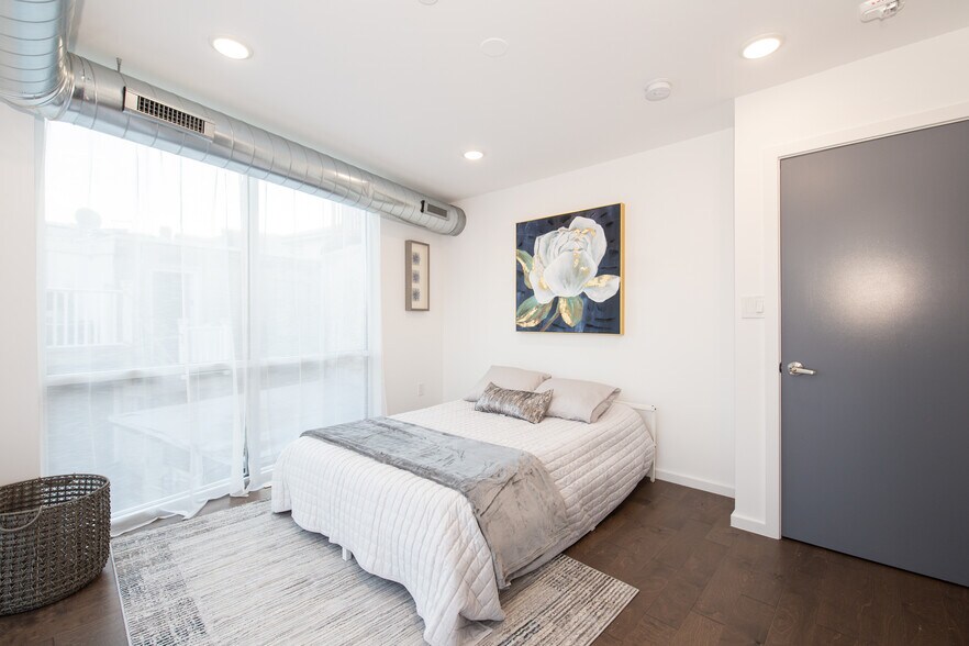 Building Photo - 2059 Germantown Ave