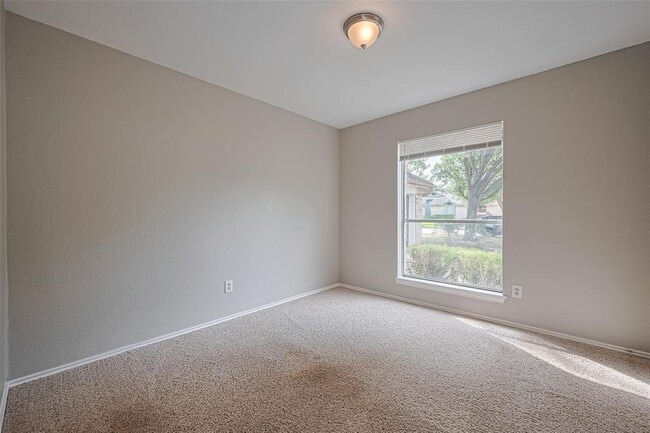 Building Photo - 2339 Loyanne Dr