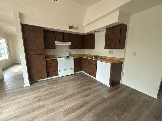 Building Photo - 14814 N 59th Dr