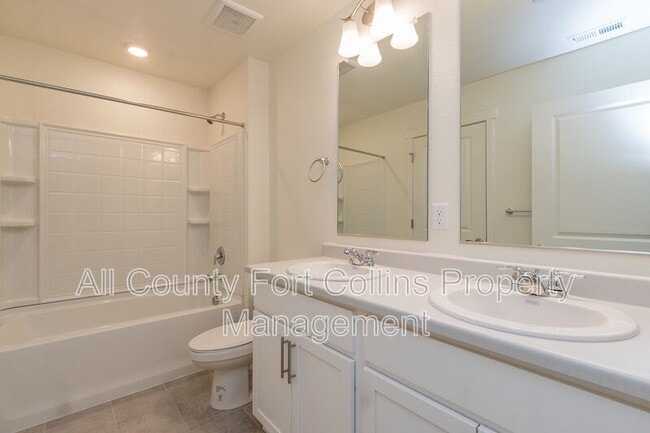 Building Photo - 1758 Knobby Pne Dr