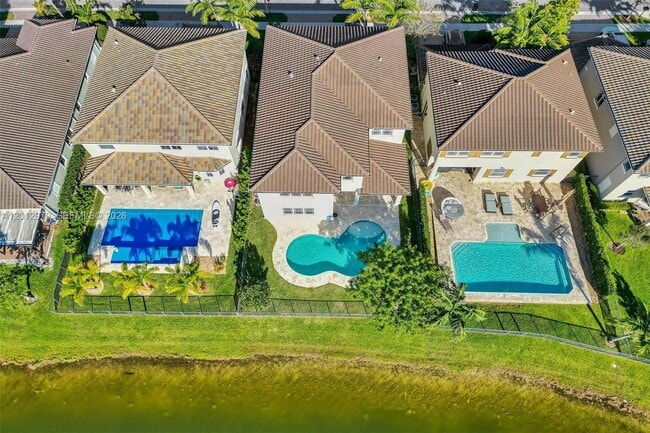 Building Photo - 8610 Lakeside Bnd