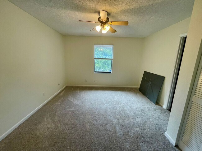 Building Photo - Townhome in Ormond Beach