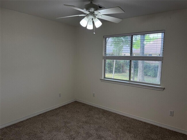 Building Photo - 3013 Parker Dr