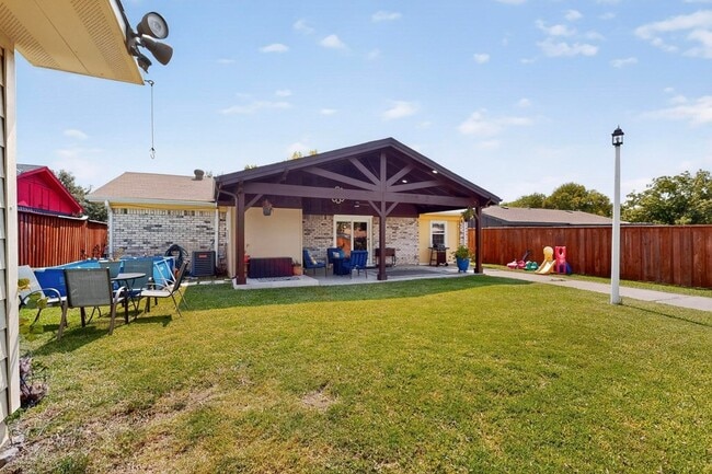 Building Photo - 633 Laguna Dr