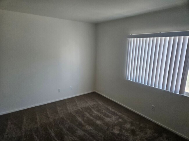 Building Photo - 3 Bedroom - 2.5 Bathroom home in Woodwind at Discovery Hills