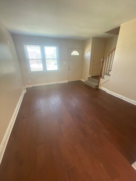Building Photo - 551 Welbrook Rd