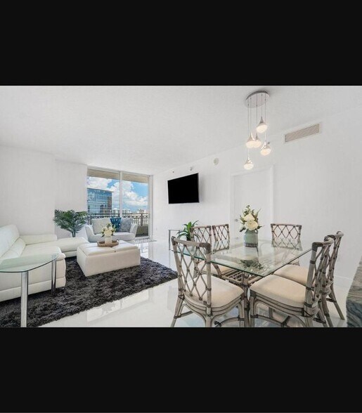 Building Photo - 550 Okeechobee Blvd