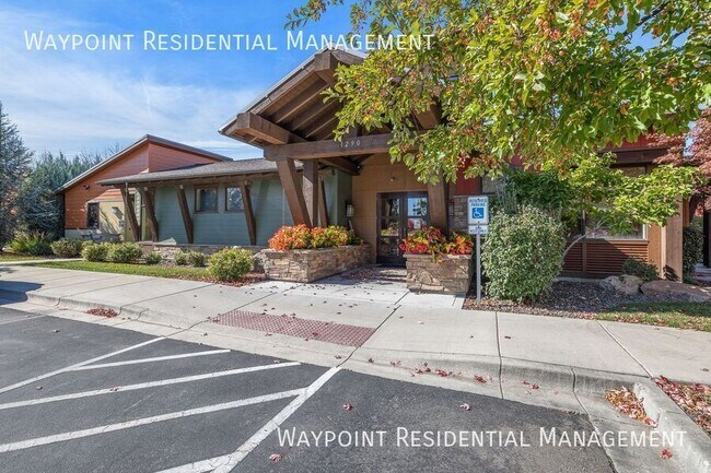 Building Photo - 1415 E Lone Creek Dr