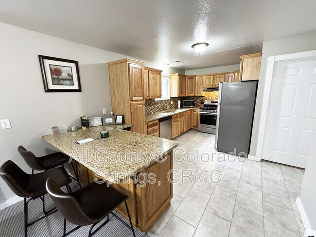 Building Photo - 2126 W Kiowa St