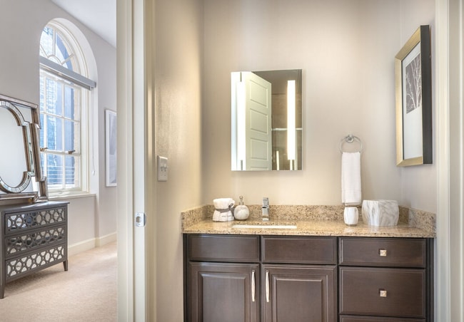 Building Photo - 412 N Ervay-302.71