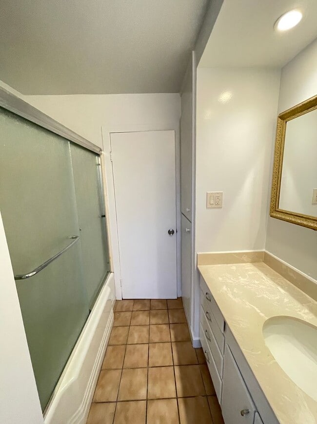 Building Photo - House for Rent in Piedmont