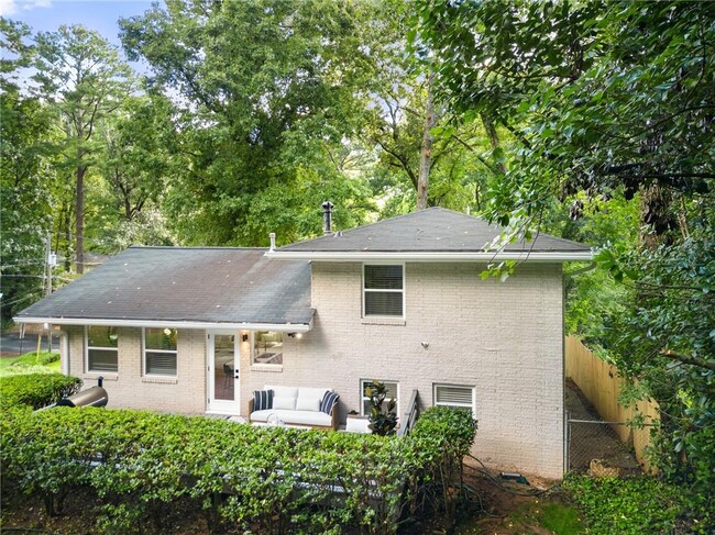 Building Photo - 500 Collier Ridge Dr NW