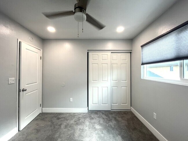 Building Photo - 1708 E Fairfield Ct