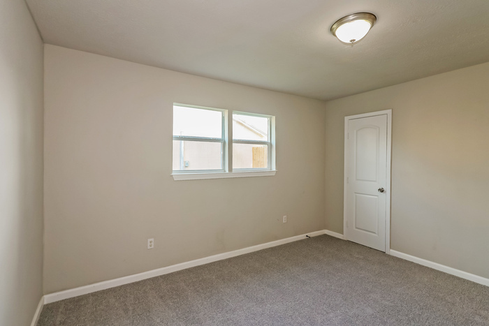 Building Photo - 11903 Bonaparte Dr