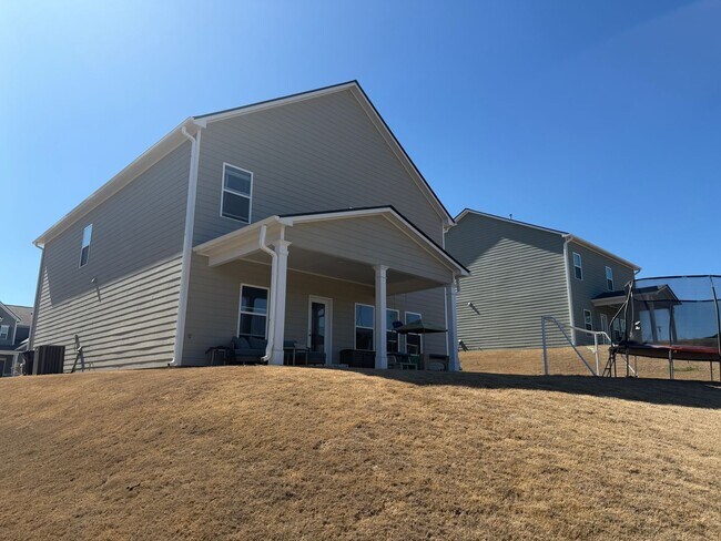 Building Photo - Ooltewah-Harbour Chase Community