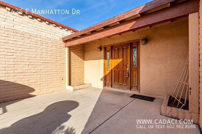 Building Photo - 1426 E Manhatton Dr