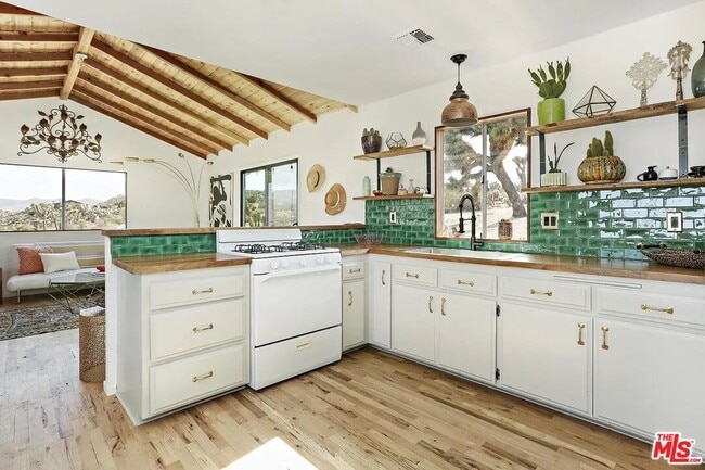 Building Photo - 5928 Chula Vista Ave