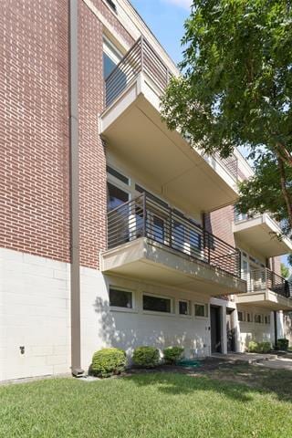 Building Photo - 5711 Ross Ave