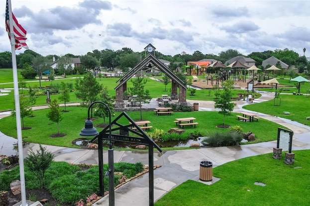 Building Photo - 24419 Travis House Ln