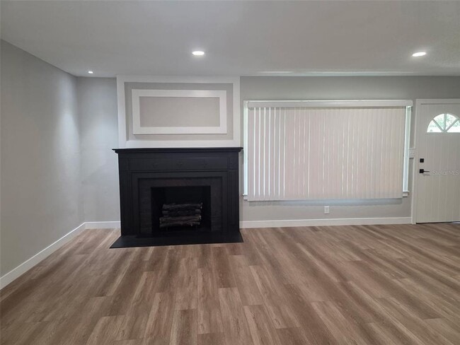 Building Photo - 2104 Crill Ave