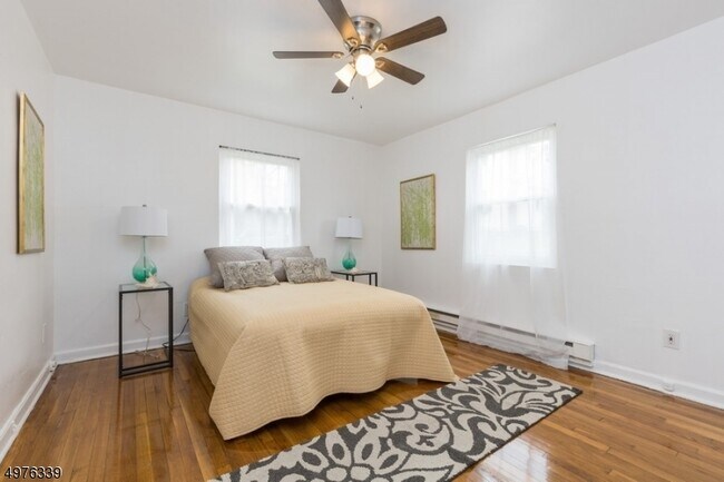 Building Photo - 138-140 Lincoln St