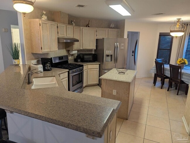 Building Photo - 4009 Shorewood Dr