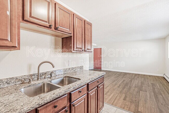 Building Photo - 2882 W Eliot Cir