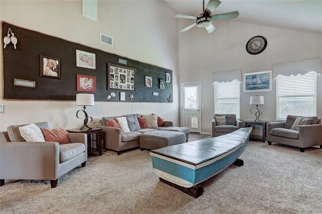 Building Photo - 200 Camellia Dr