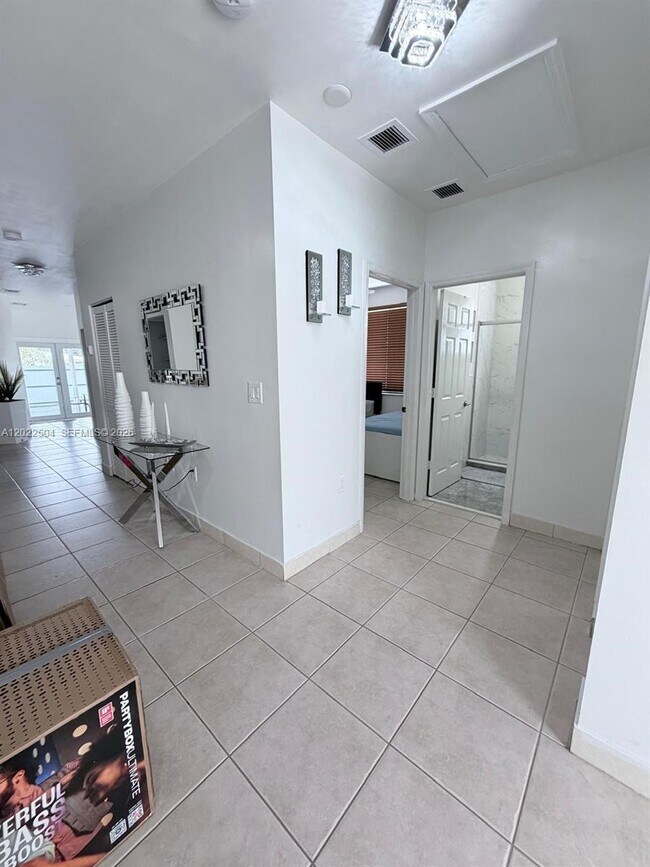 Building Photo - 1670 NW 73rd St