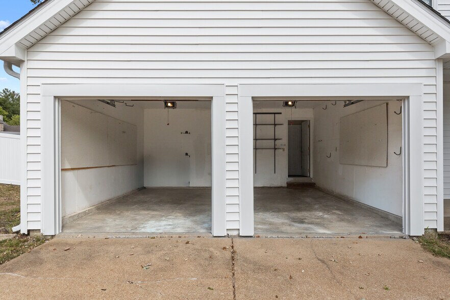 Building Photo - 245 Westridge Parc Ln