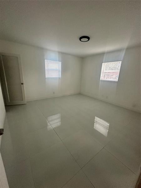 Building Photo - 2810 NE 60th St