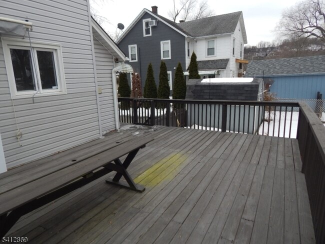 Building Photo - 29 Willard St