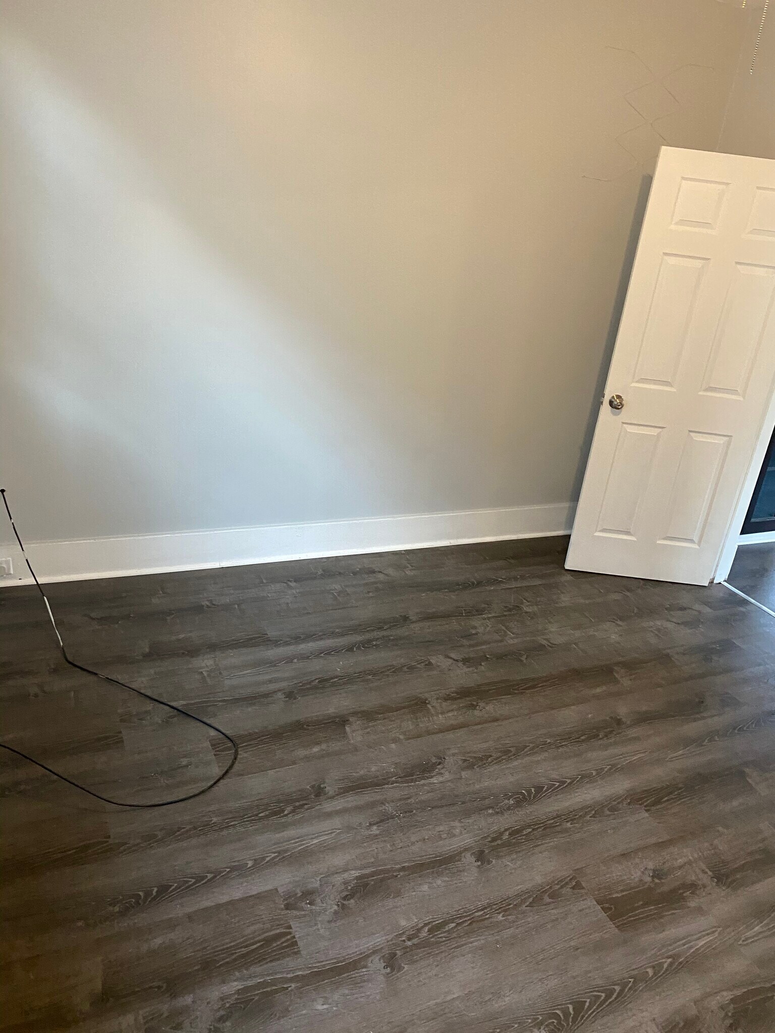 Building Photo - 1500 Dormont Ave