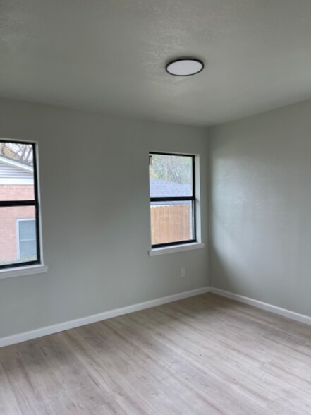 Building Photo - 1626 Solitude Dr