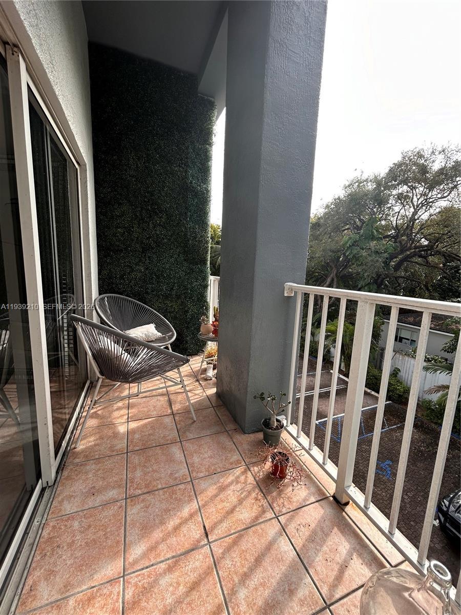 Building Photo - 2734 Bird Ave