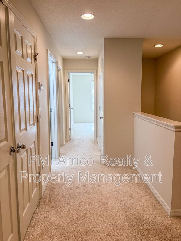 Building Photo - 7079 Woodchase Glen Dr