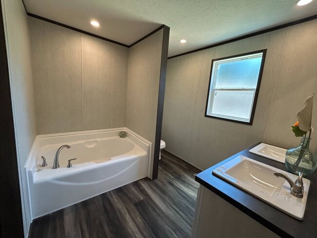 Building Photo - 575 Payne Creek