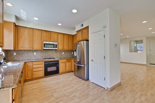 Building Photo - Spacious 4-Bedroom Home on Private Cul-De-Sac | No HOA | Custom Closets, New Floors & Lush Backya...