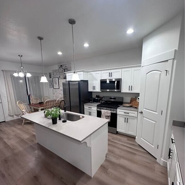 Building Photo - 3690 Big Horn Dr