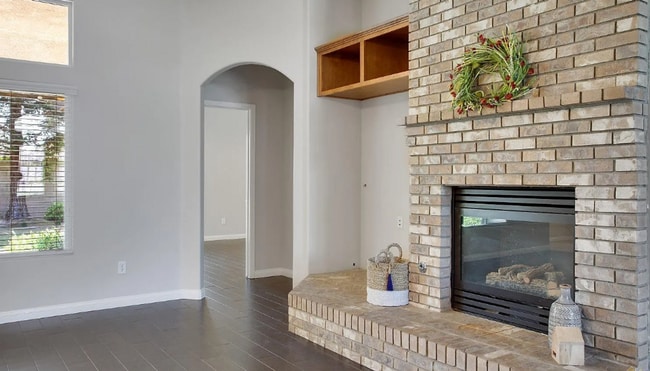 Building Photo - 5 Bedroom/3 Bath Home with Paid Solar System - $3395 Per month!