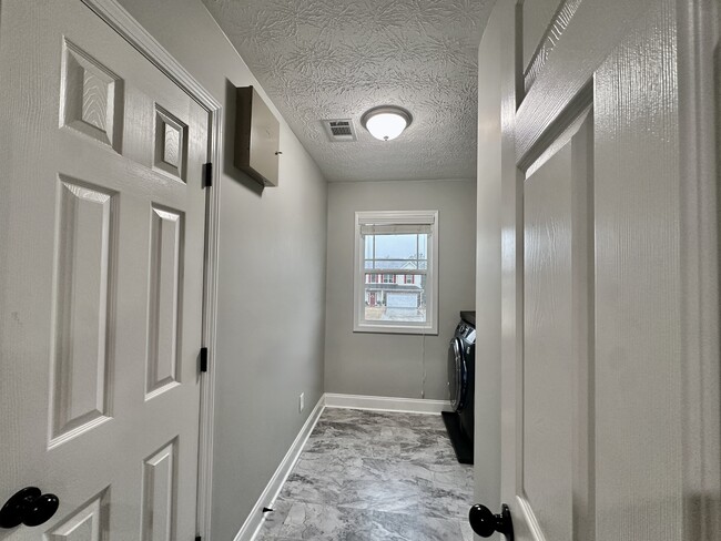 Building Photo - 9583 Yarbrough Rd